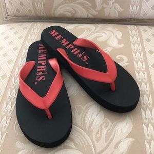 NEW Memphis Flip Flops Size SM